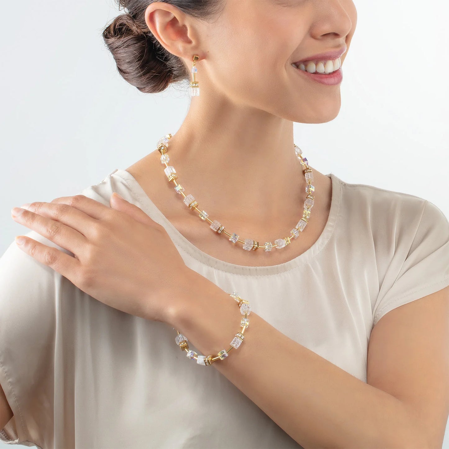 Collar GeoCUBE® Iconic Nature Dorado y Blanco