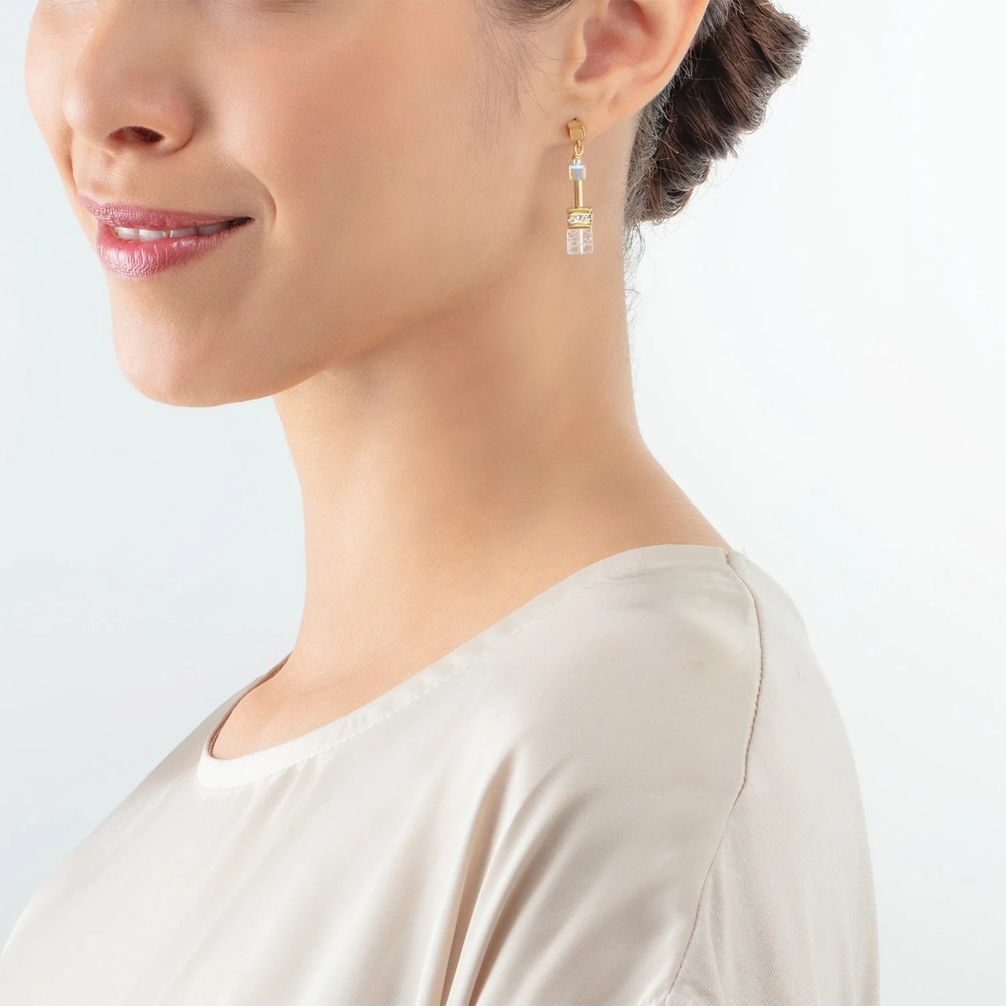 Pendientes GeoCUBE® Iconic Nature dorado y blanco