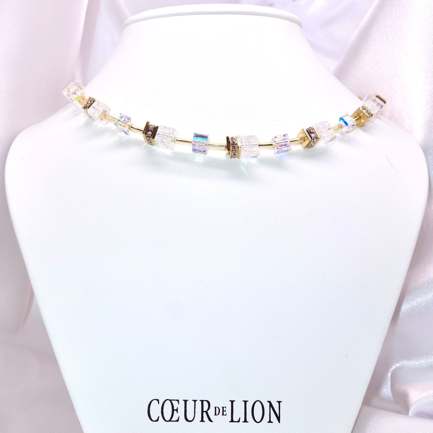 Collar GeoCUBE® Iconic Nature Dorado y Blanco