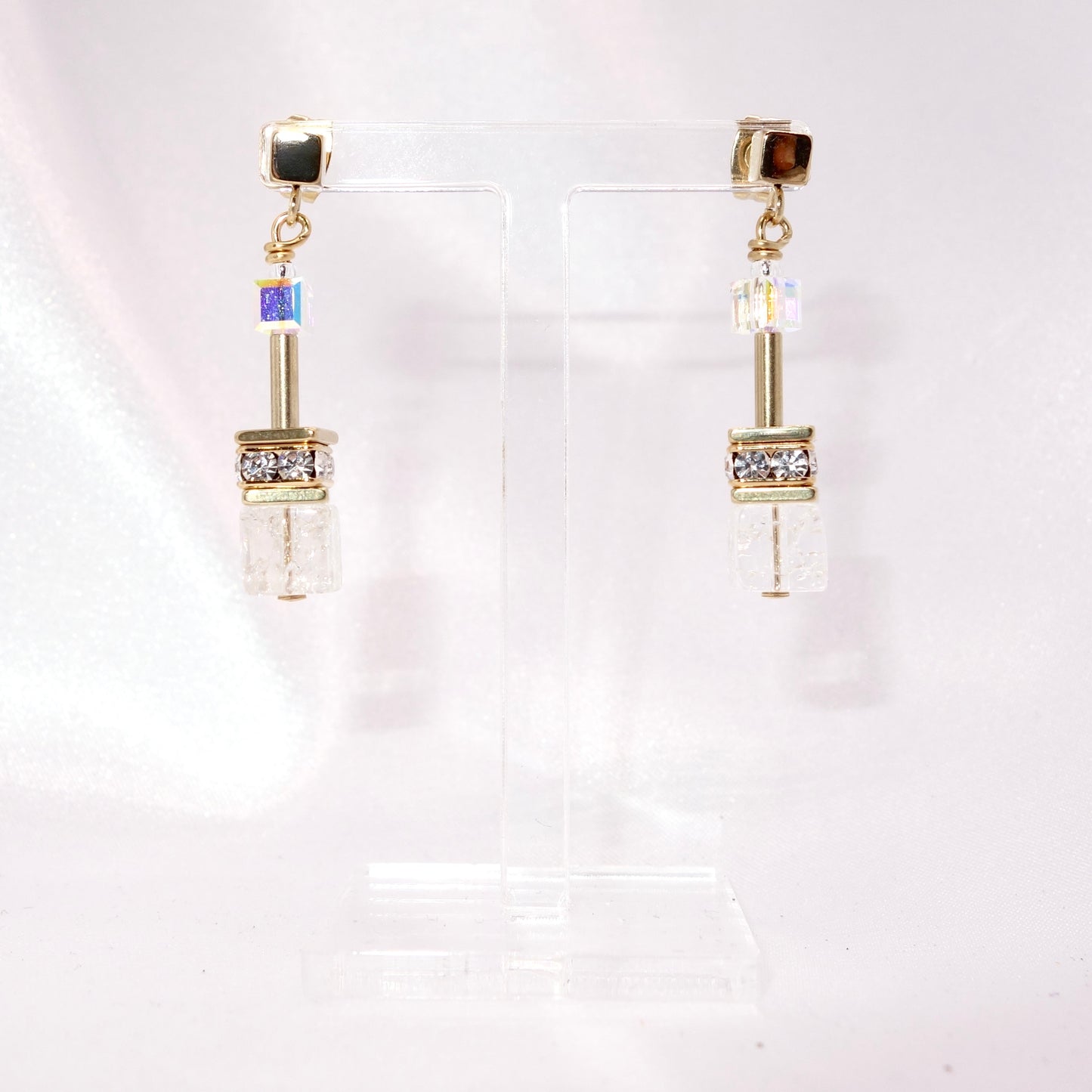 Pendientes GeoCUBE® Iconic Nature dorado y blanco
