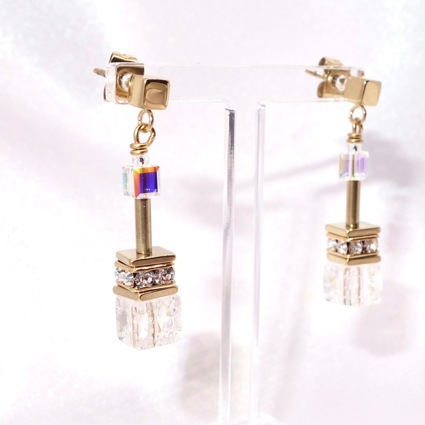 Pendientes GeoCUBE® Iconic Nature dorado y blanco