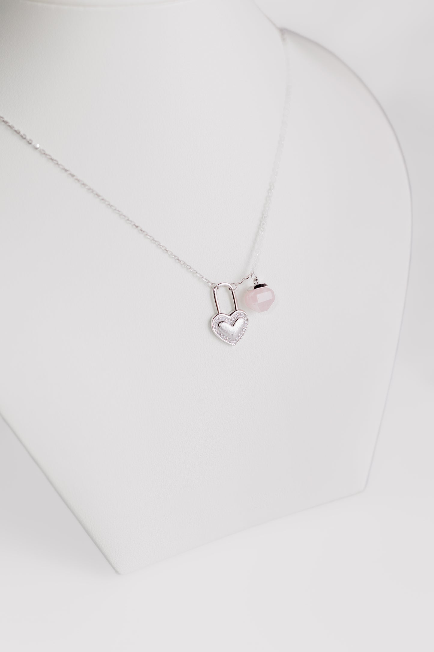 Colgante Amuleto Amor Candado Corazón Cuarzo Rosa Plata De Ley Aruale Joyas