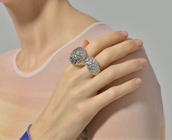 Anillo Plata Rodiada Ancho Martilleado