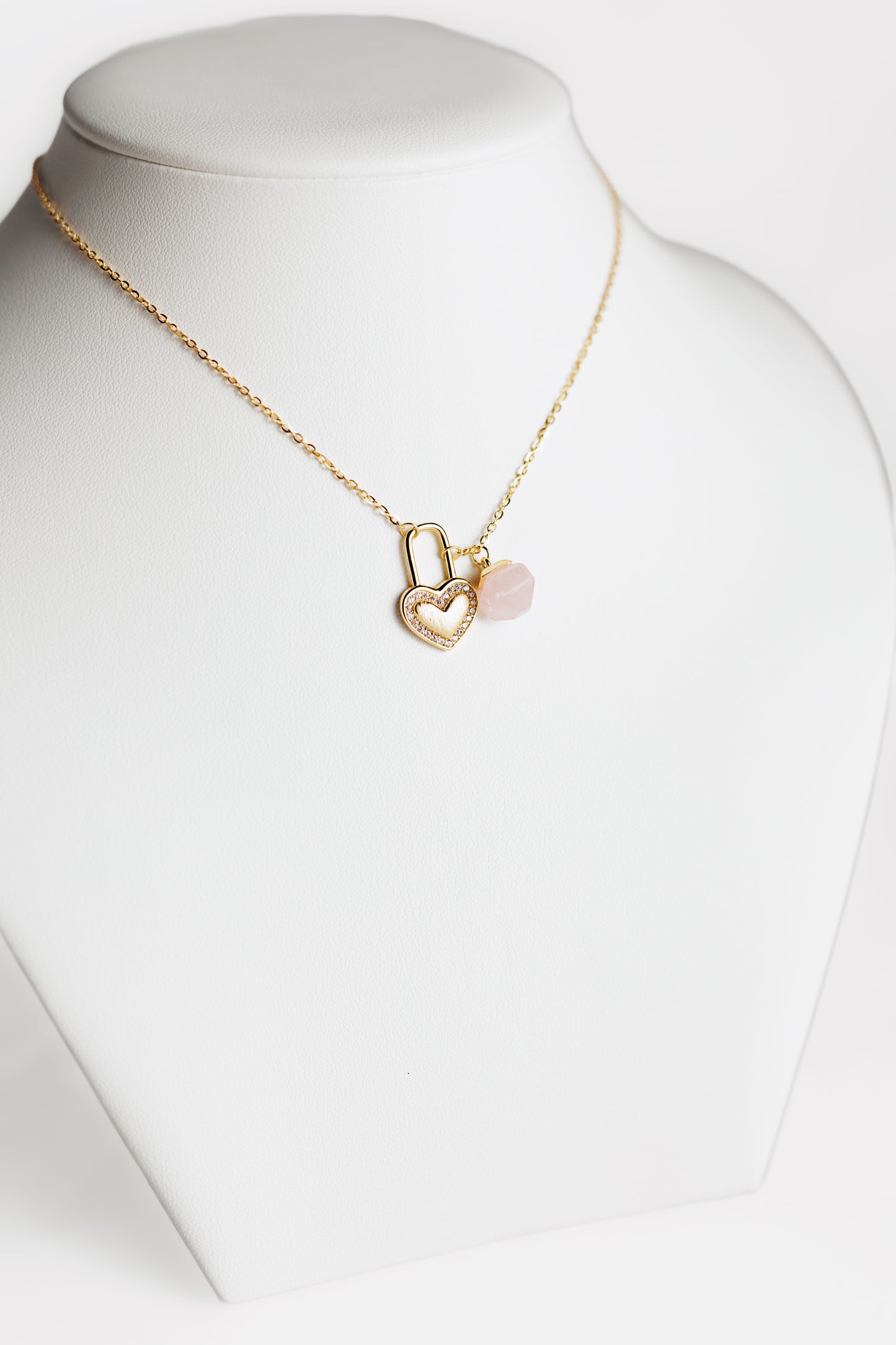 Colgante Amuleto Amor Candado Corazón Cuarzo Rosa Plata De Ley Aruale Joyas